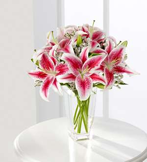 Lilies Rosados Bouquet FTD®