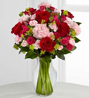 El amor FTD® Grandioso ™ Bouquet