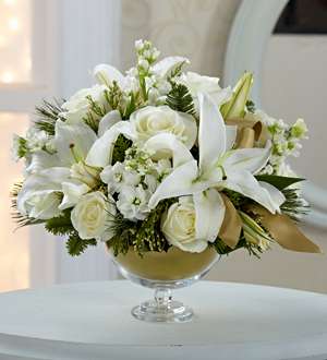 El Holiday Elegance FTD ® ™ Bouquet por Vera Wang