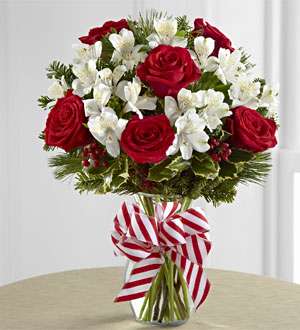 El FTD ® Holiday Enchantment ™ Bouquet